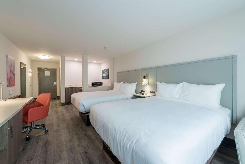 Comfort Suites Colorado Springs Medical Center image