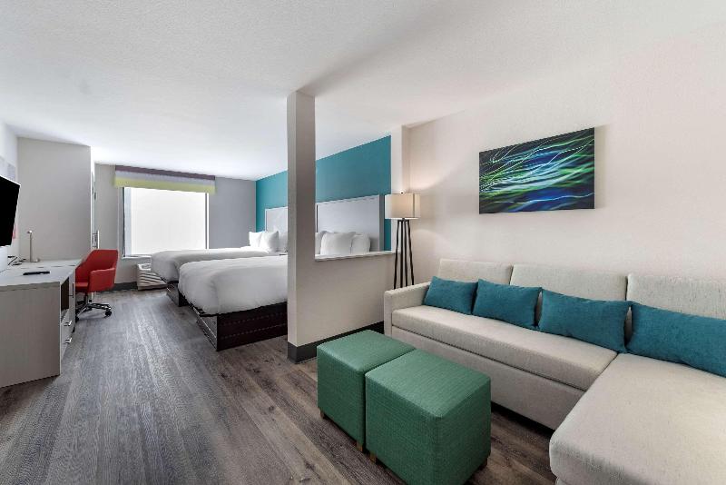 Comfort Suites Colorado Springs Medical Center image