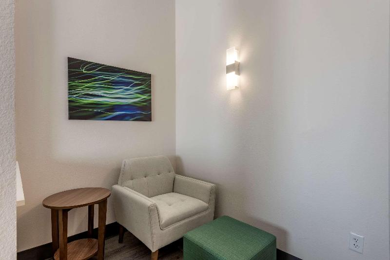 Comfort Suites Colorado Springs Medical Center image
