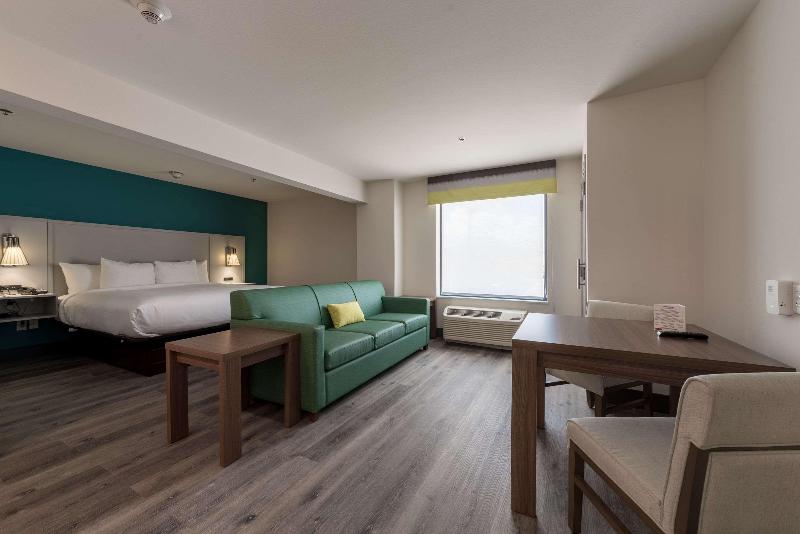Comfort Suites Colorado Springs Medical Center image