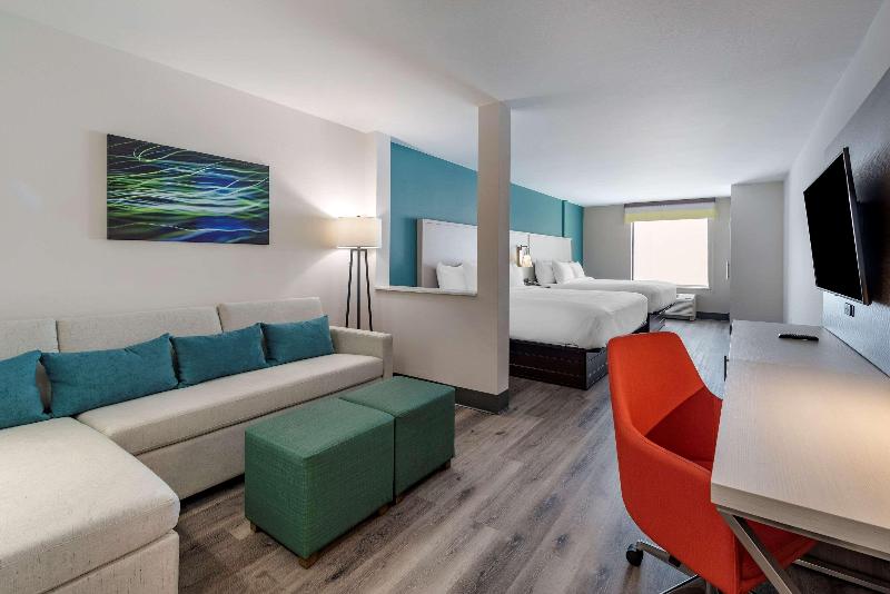 Comfort Suites Colorado Springs Medical Center image