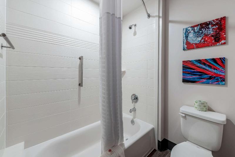 Comfort Suites Colorado Springs Medical Center image