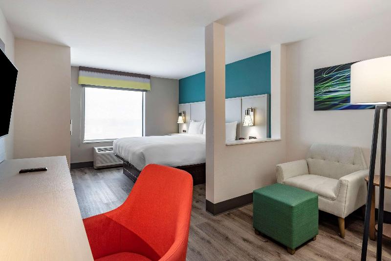 Comfort Suites Colorado Springs Medical Center image