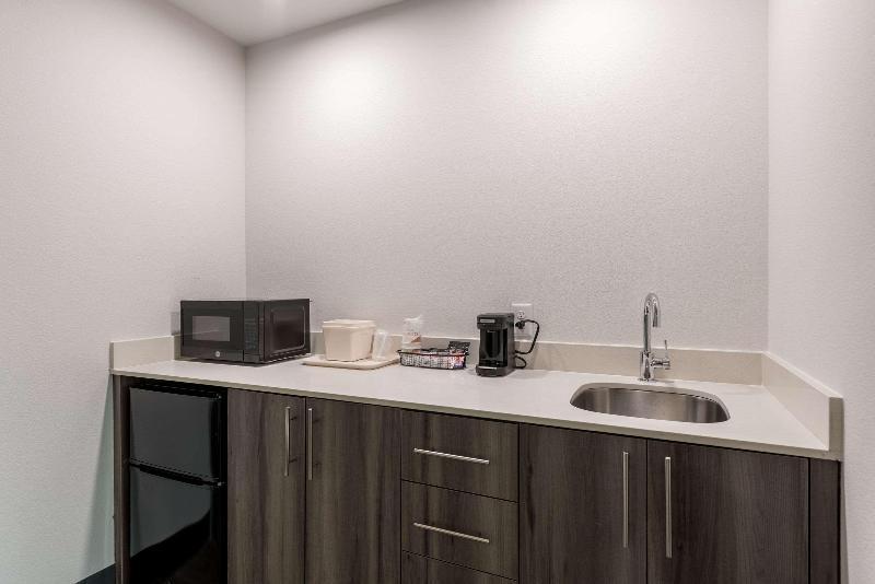 Comfort Suites Colorado Springs Medical Center image