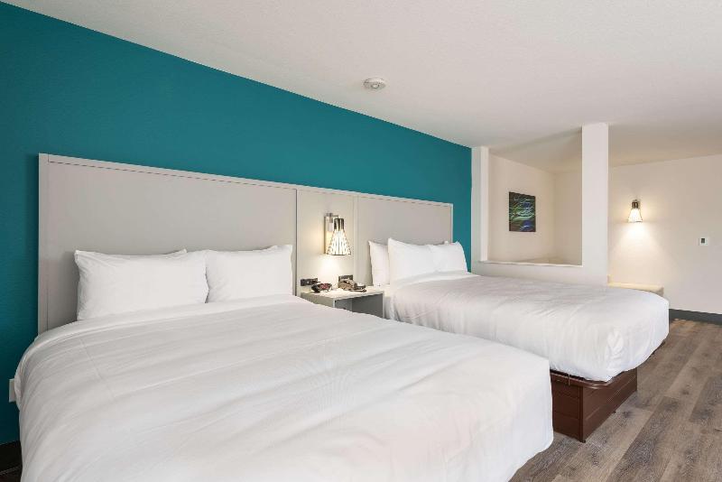 Comfort Suites Colorado Springs Medical Center image