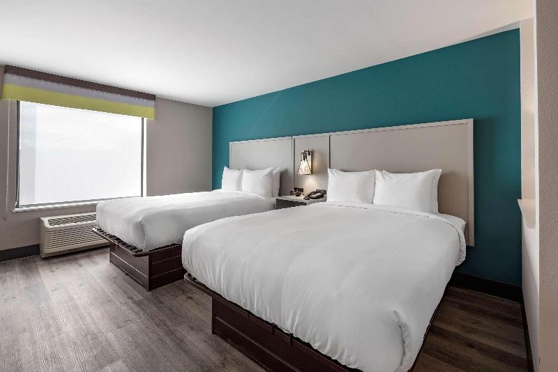 Comfort Suites Colorado Springs Medical Center image