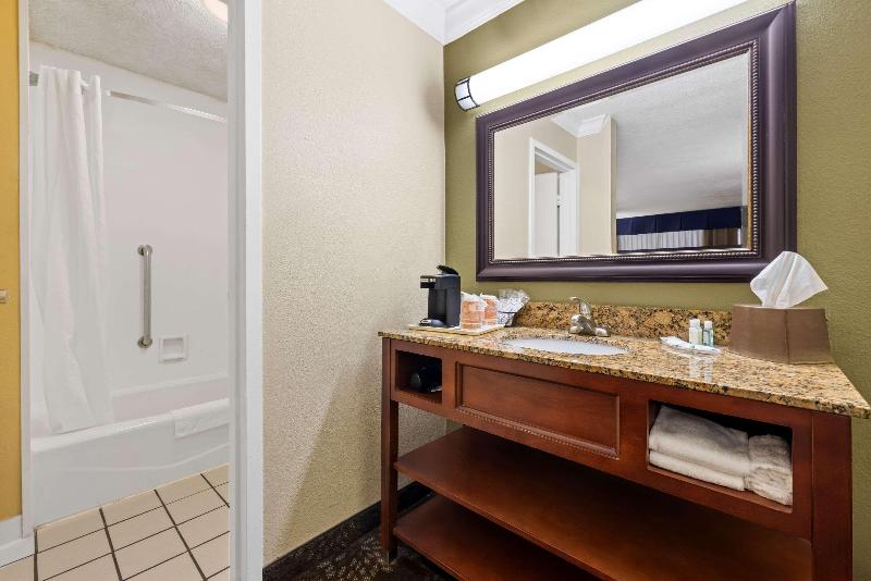 Quality Inn Morgan City image
