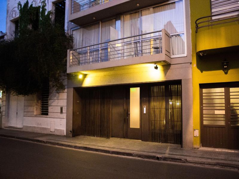 Lemon Suites image