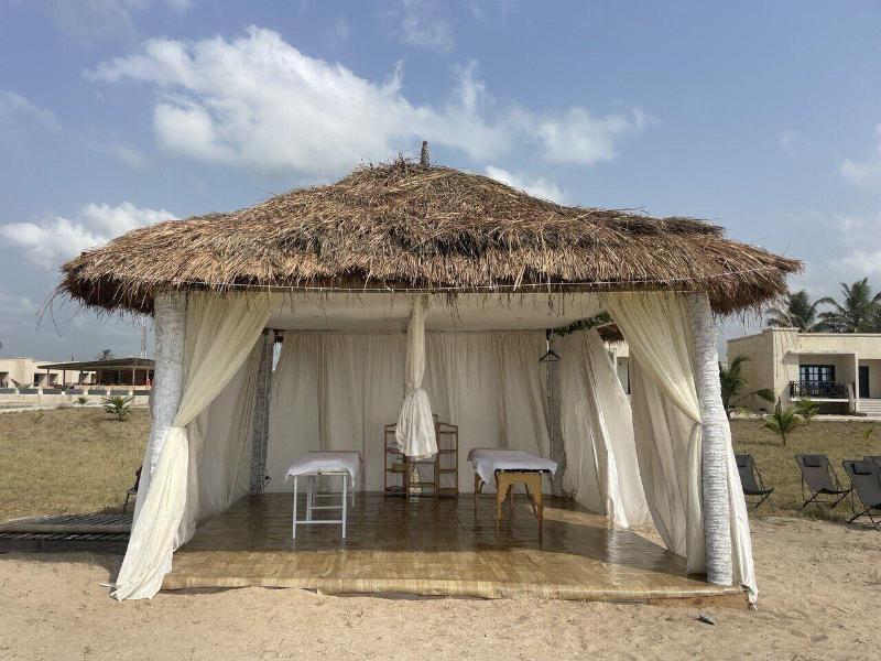 Breezes Beach Resort image 5