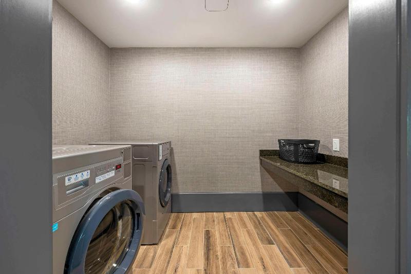 Comfort Inn & Suites Gallatin - Nashville Metro image
