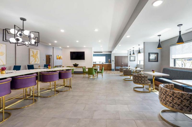 Comfort Inn & Suites Gallatin - Nashville Metro image