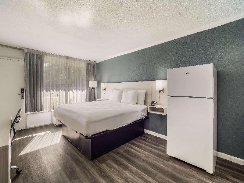 Mainstay Suites image