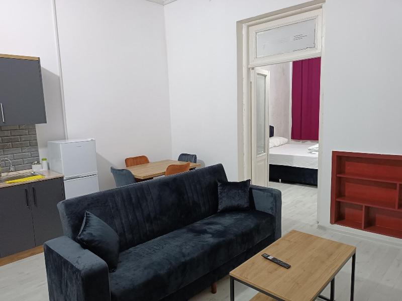 Karvi Hostel & Suites image