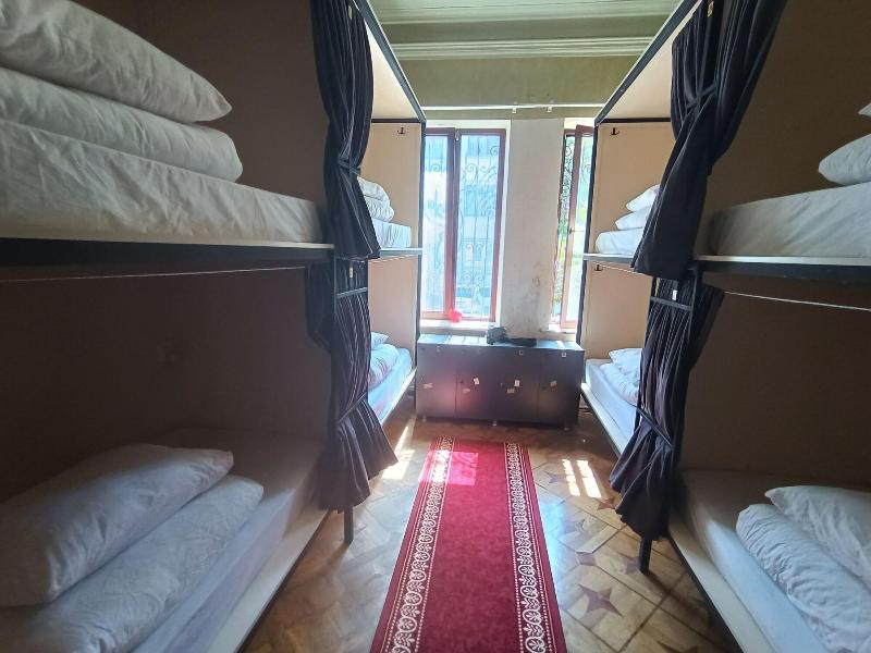 Karvi Hostel & Suites image