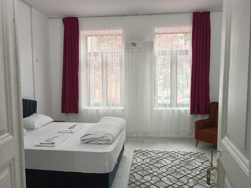 Karvi Hostel & Suites image