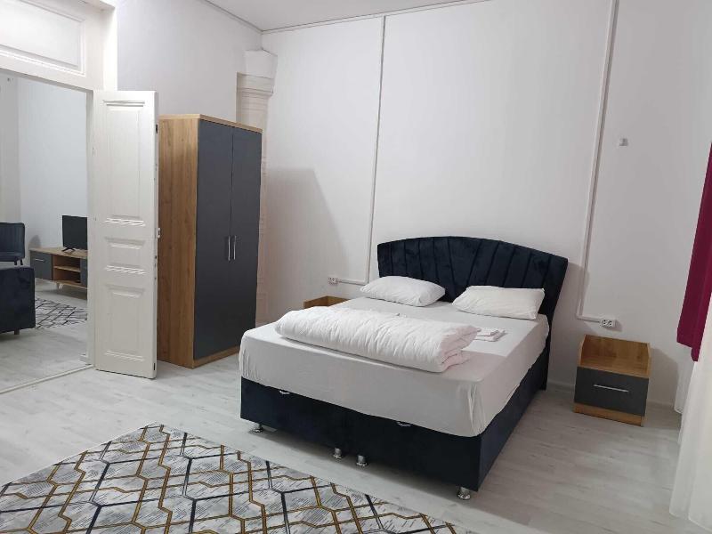 Karvi Hostel & Suites image