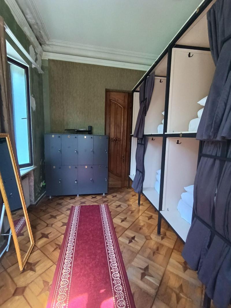 Karvi Hostel & Suites image