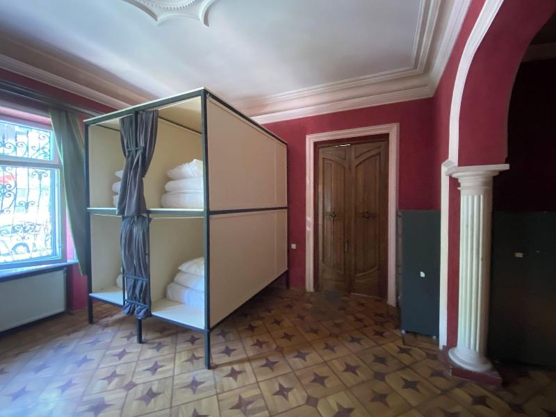 Karvi Hostel & Suites image