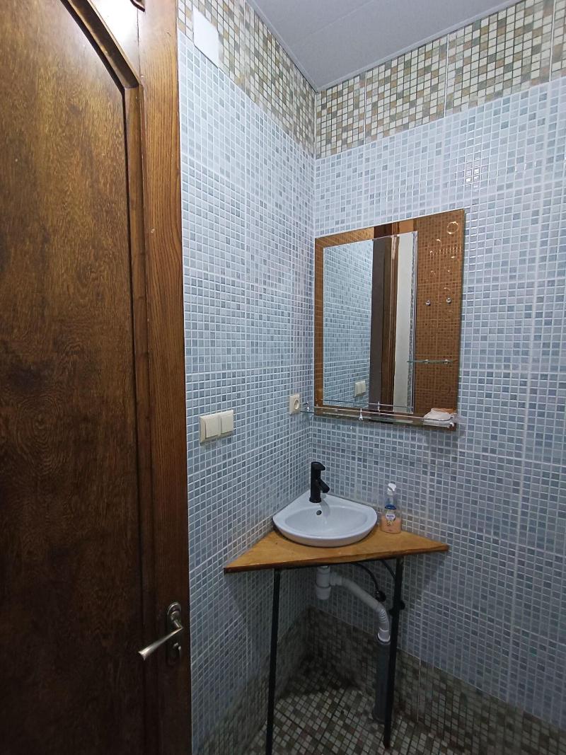 Karvi Hostel & Suites image