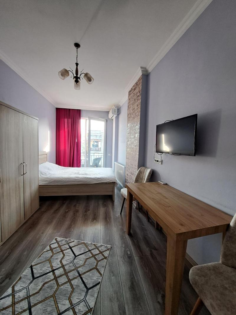 Karvi Hostel & Suites image