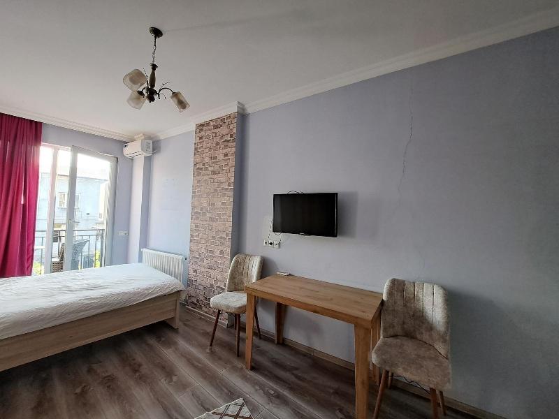 Karvi Hostel & Suites image