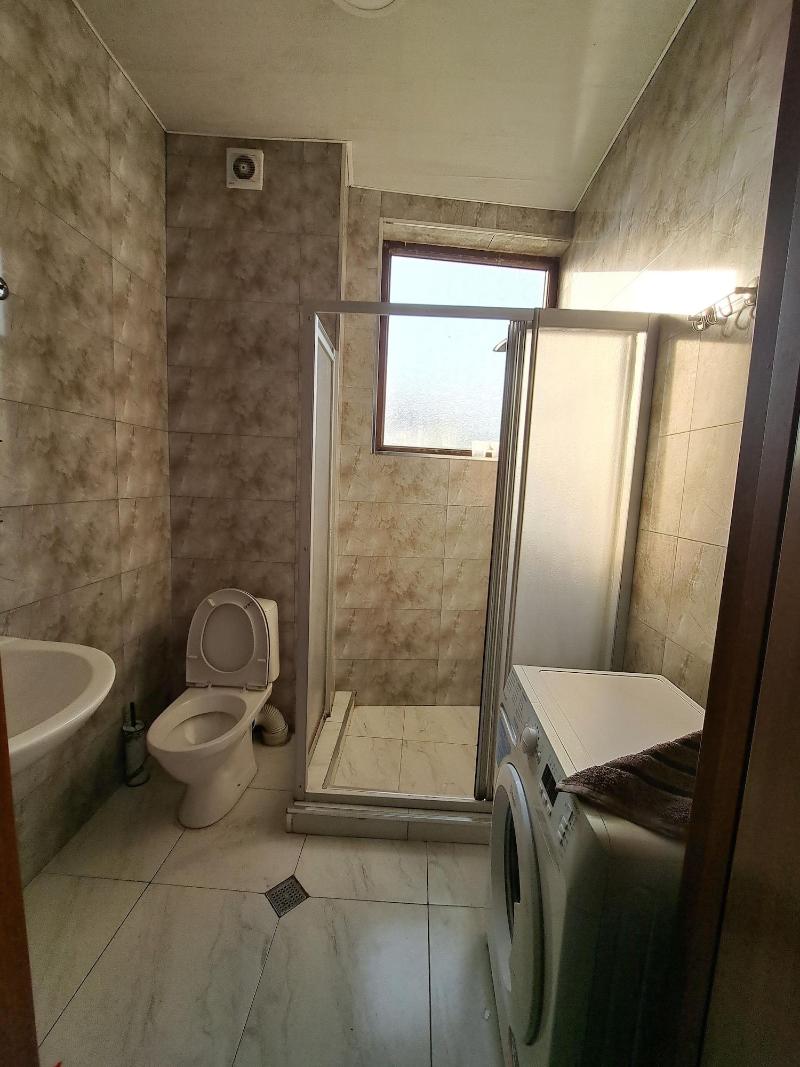 Karvi Hostel & Suites image