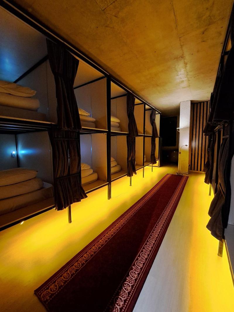 Karvi Hostel & Suites image