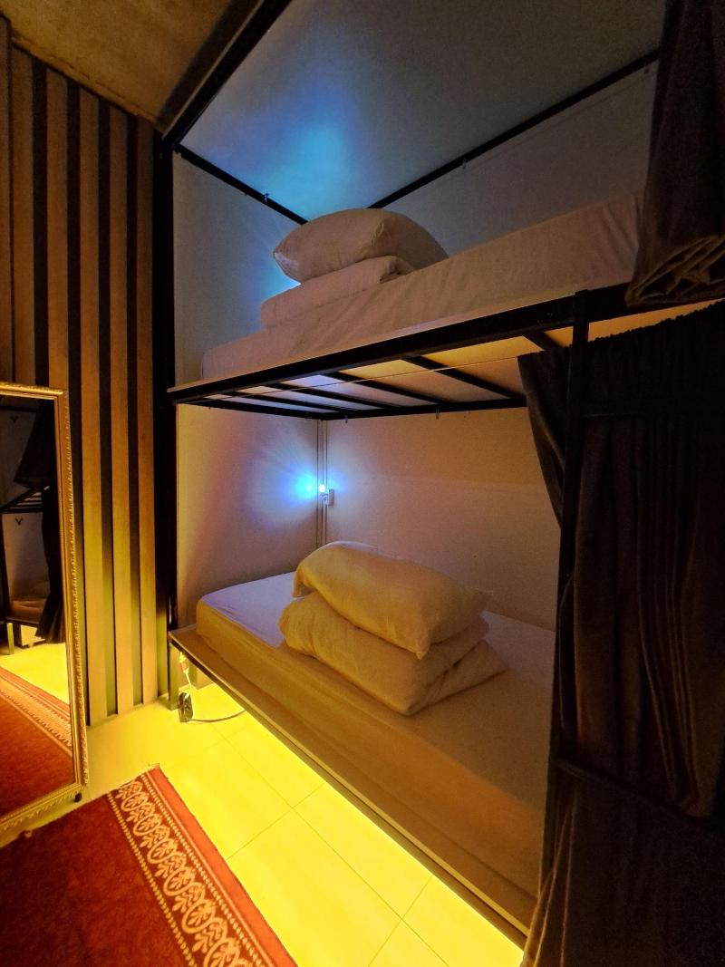 Karvi Hostel & Suites image