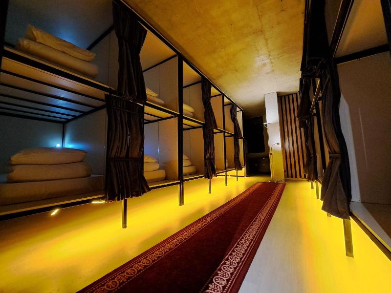 Karvi Hostel & Suites image