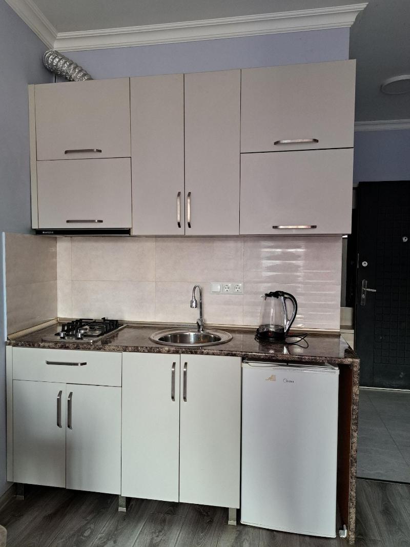 Karvi Hostel & Suites image