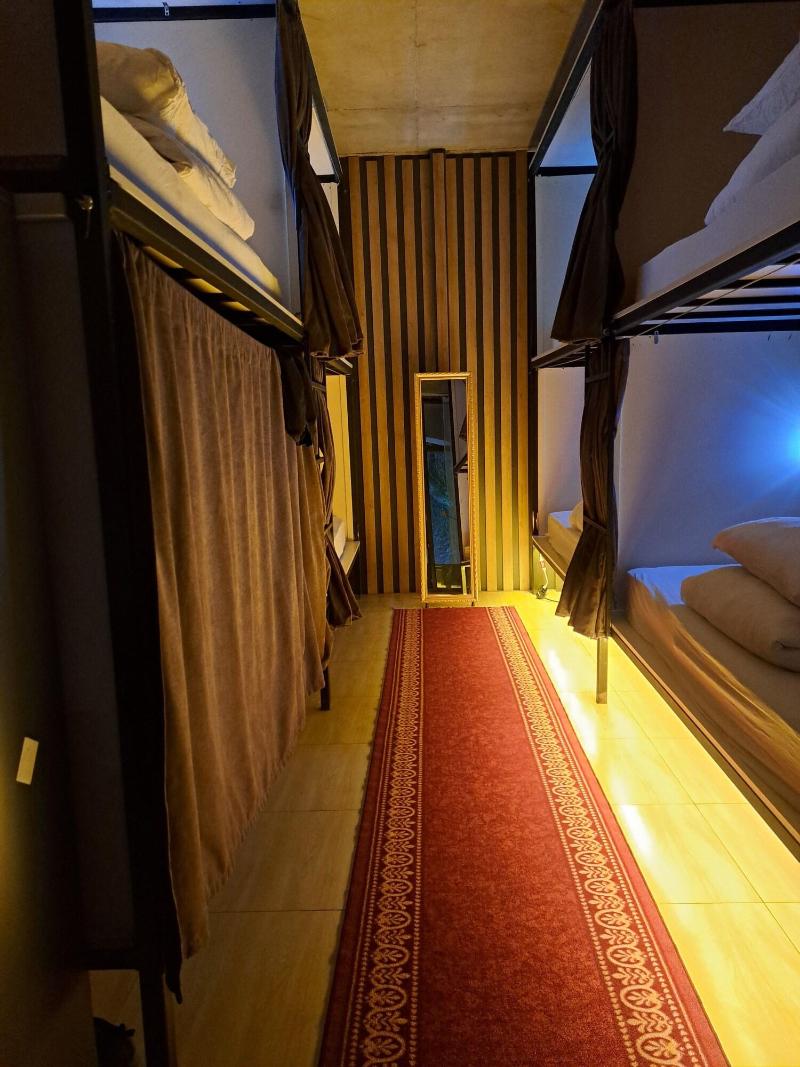 Karvi Hostel & Suites image