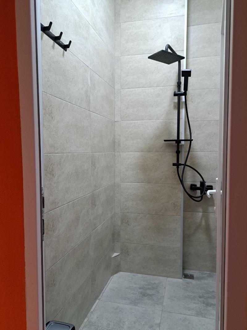 Karvi Hostel & Suites image