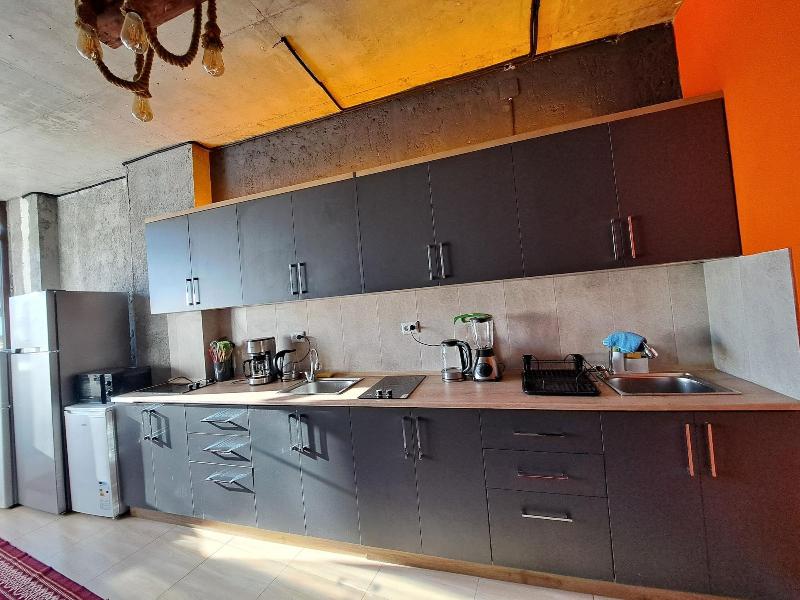 Karvi Hostel & Suites image