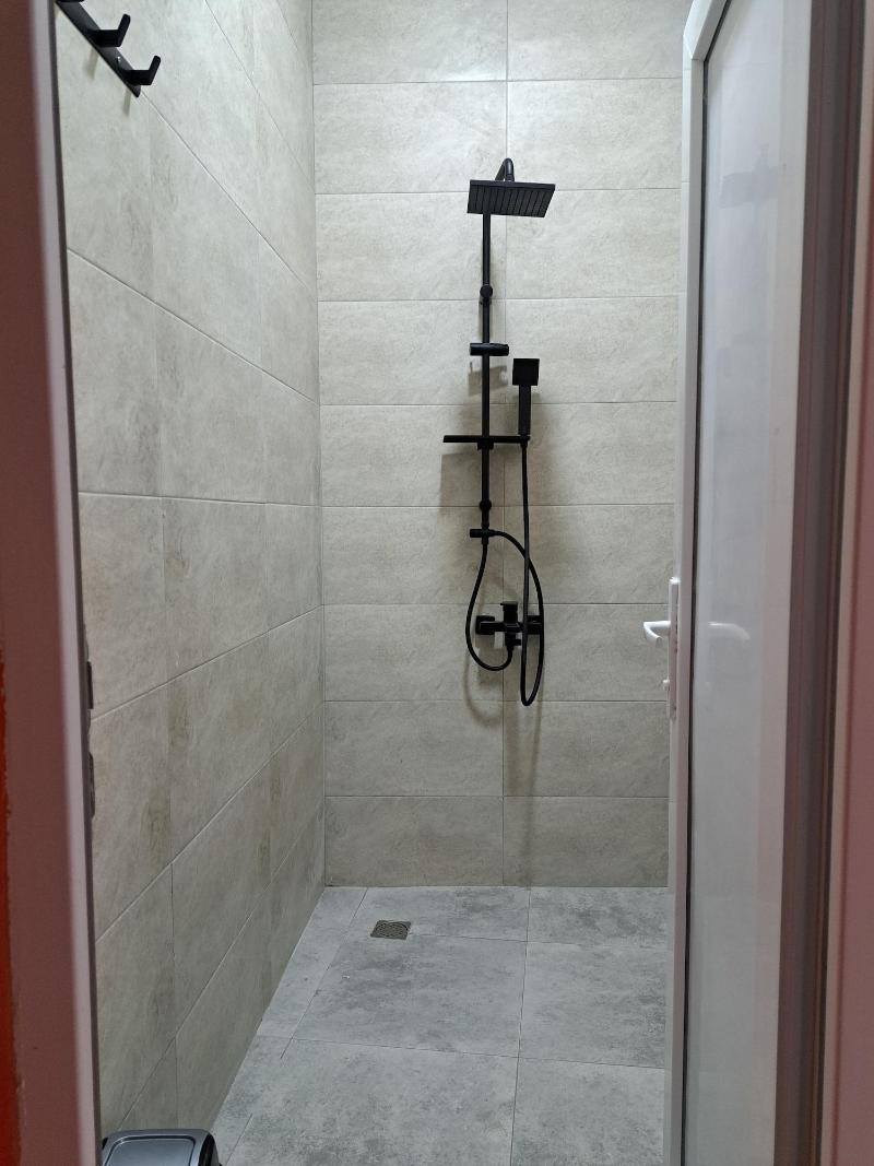 Karvi Hostel & Suites image