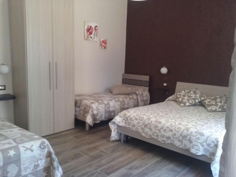 Guest House A Stone's Throw From The Port image