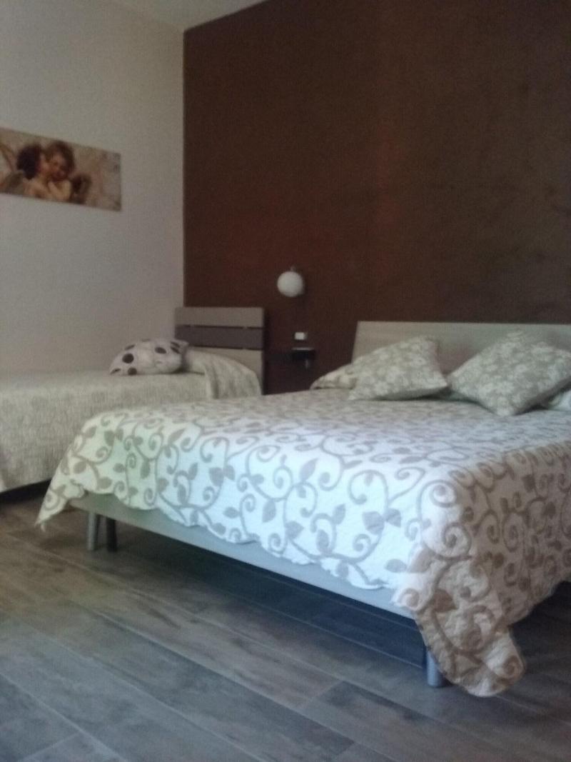 Guest House A Stone's Throw From The Port image