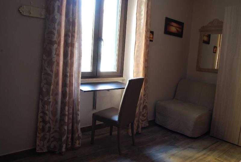 Guest House A Stone's Throw From The Port image