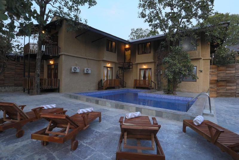 Sterling Padam Pench image