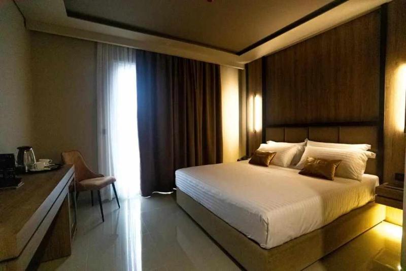 Kraal Hotel image