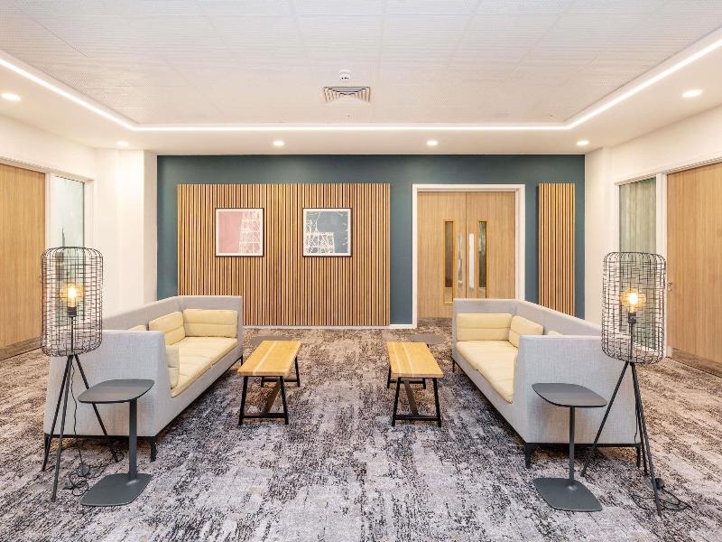 Mercure Newport image