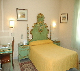 Room
 di Meson Castilla