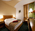 Room
 di Central Hotel, former Garni Hotel