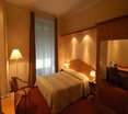 Room
 di International & Terminus