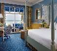 Room
 di Shores Resort and Spa
