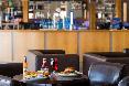 Bar
 di Holiday Inn Express London - Luton Airport