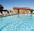 Pool
 di Quality Inn & Suites-Extended Stay Suites