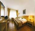 Room
 di Sural Saray