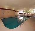 Pool
 di Comfort Inn & Suites East Town Mall Area