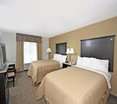 Room
 di Quality Inn & Suites Airpark East