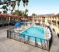 Pool
 di Econo Lodge  Inn & Suites Oakland Airport